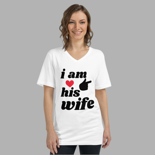 Partner T-Shirt Set – i am his wife & i am her husband / V-Neck